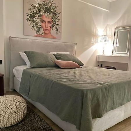 Cozy Apartment Opposite The Beach Афіни Екстер'єр фото